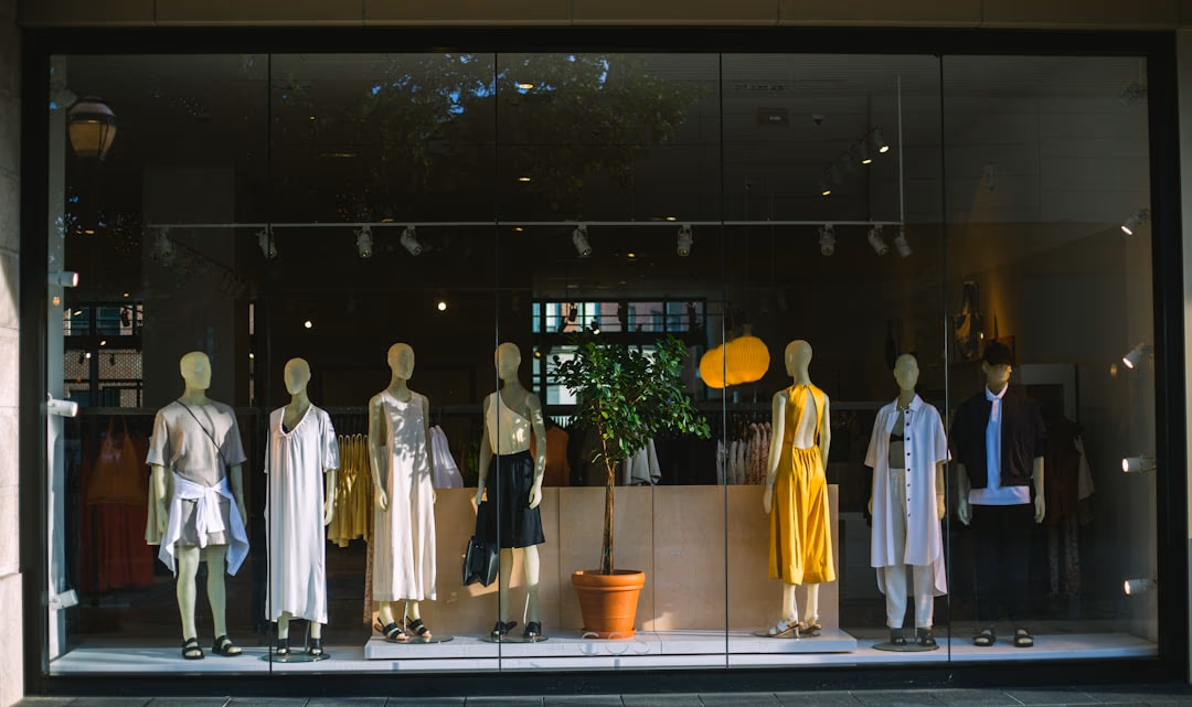 精品店櫥窗展示