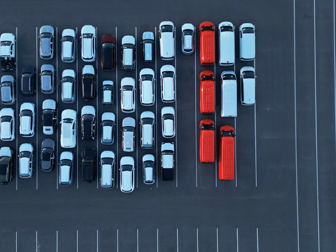 公務車管理系統:每趟派車與每張罰單都歸得到人